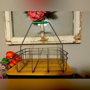 Vintage Heavy Steel Wire Milk Carrier~Aqua Green Handle~Holds 4 Half Gal Bottles